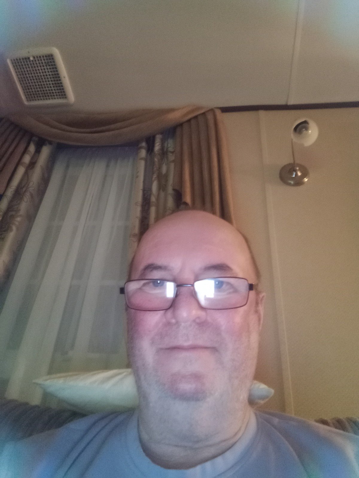 Leon1960 profile photo